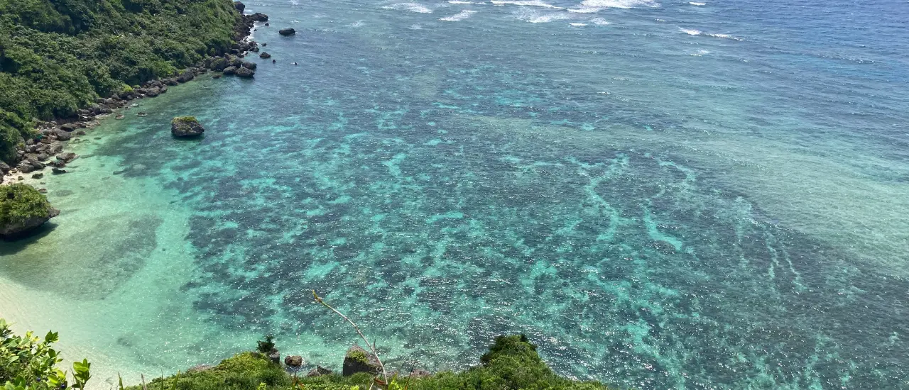 宮城島の美しい海、果報バンタ