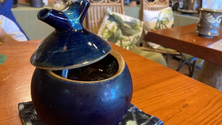 大きな器にたっぷり注がれたダージリンティー