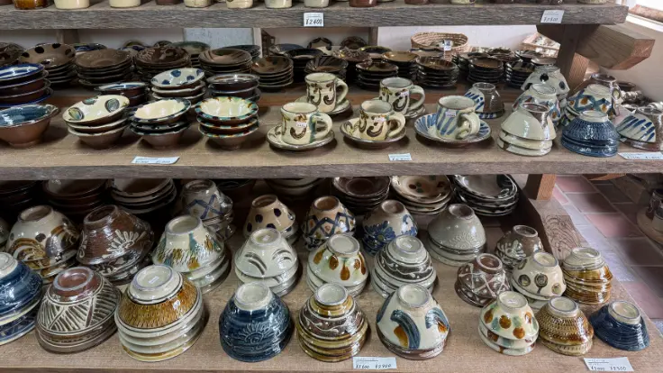 読谷山焼 北窯の椀。汁物やごはんに使いやすい形