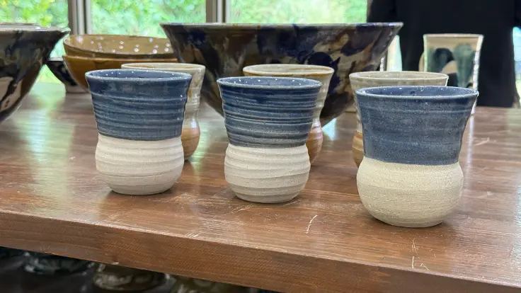 玉元工房のマグカップ。個性的な造形が目をひく器