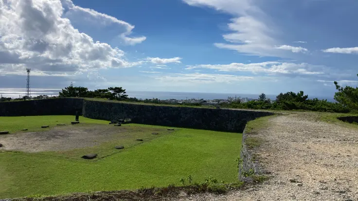 座喜味城跡の上からの景観