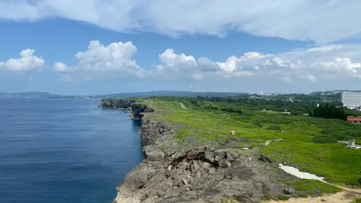 残波岬灯台から...一望の水平線