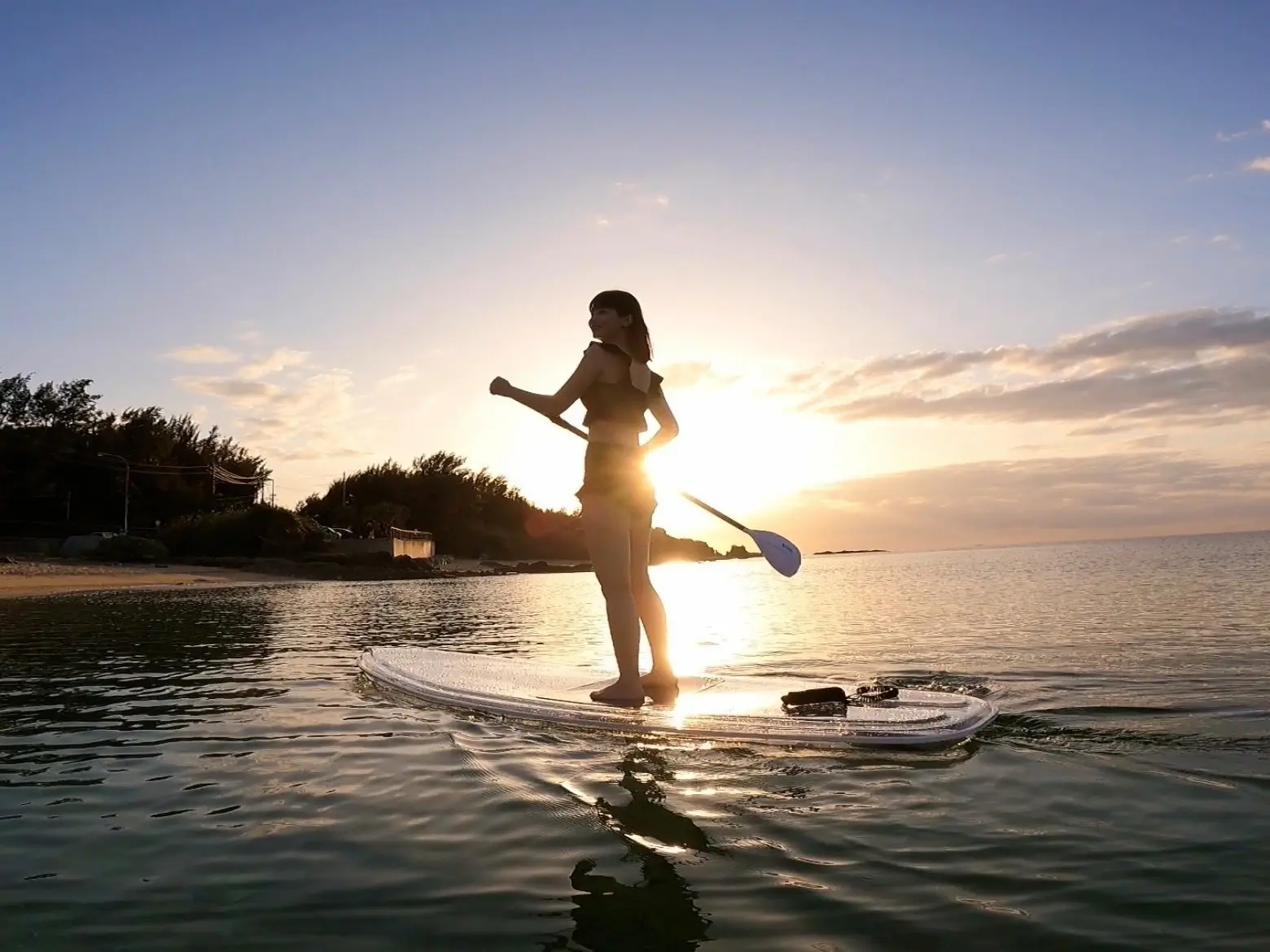 SUPで記念写真を撮る雰囲気をイメージできる写真