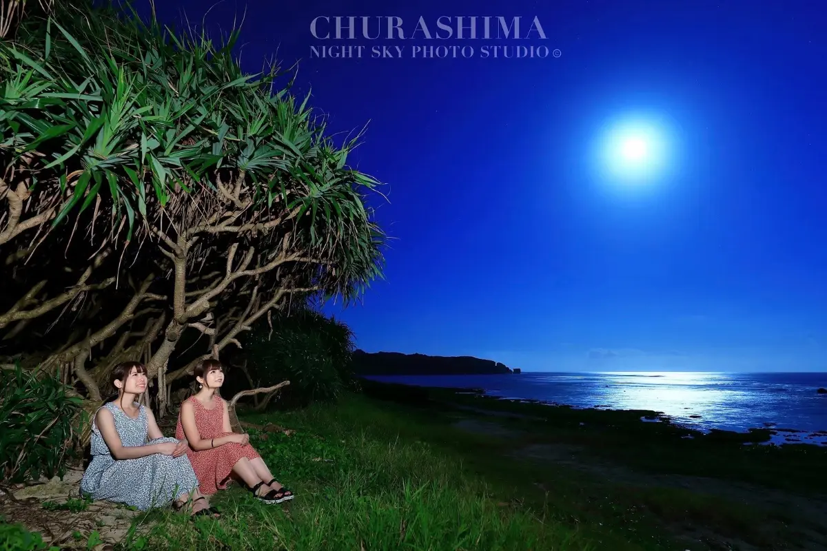 CHURASHIMA NIGHT SKY PHOTO STUDIOの満月イメージ3。月明かりが印象的な沖縄の夜空の様子。