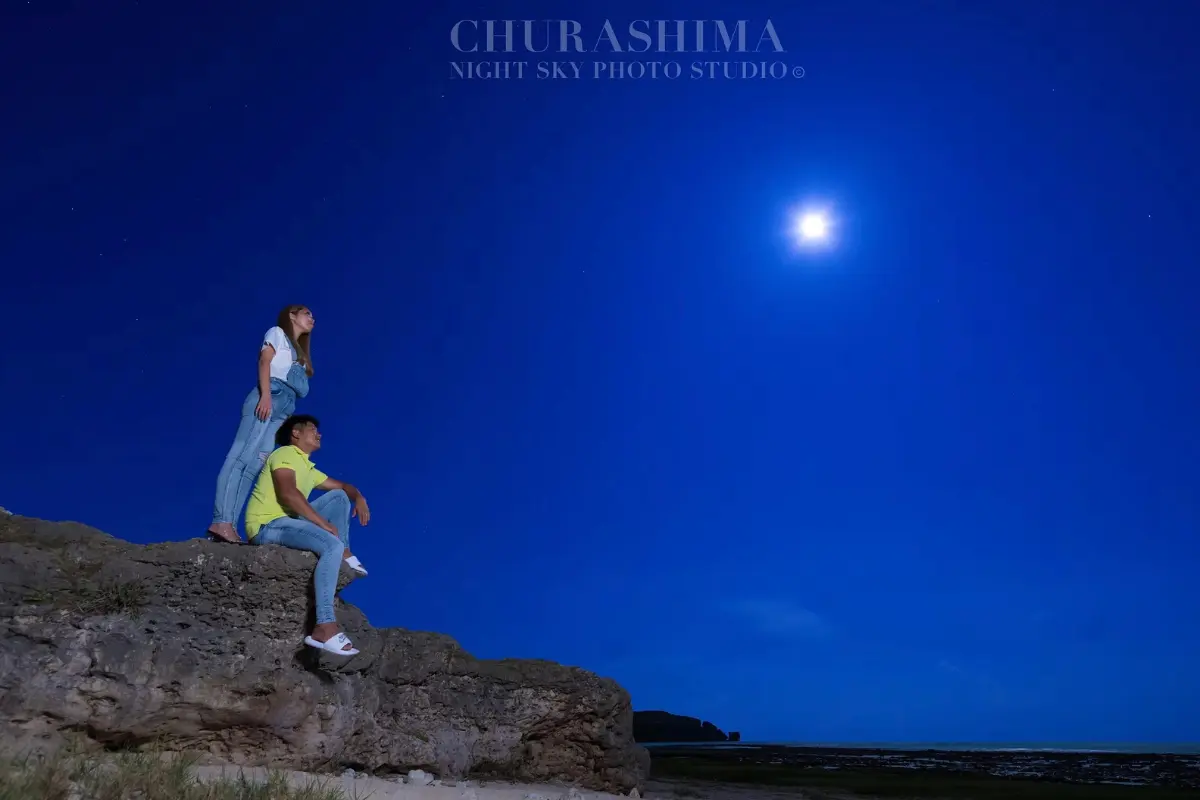 CHURASHIMA NIGHT SKY PHOTO STUDIOの満月イメージ6。月明かりの強さを感じられる沖縄の夜空。