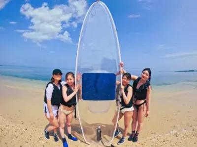 ショップ目の前のビーチで準備してすぐ海へ向かうイメージ