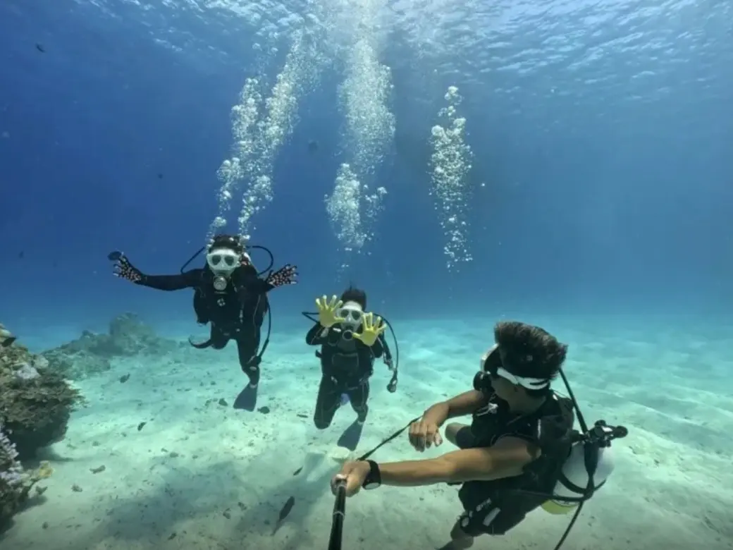 シンプルマリンサービスの水納島ダイビングツアーの雰囲気が伝わる写真