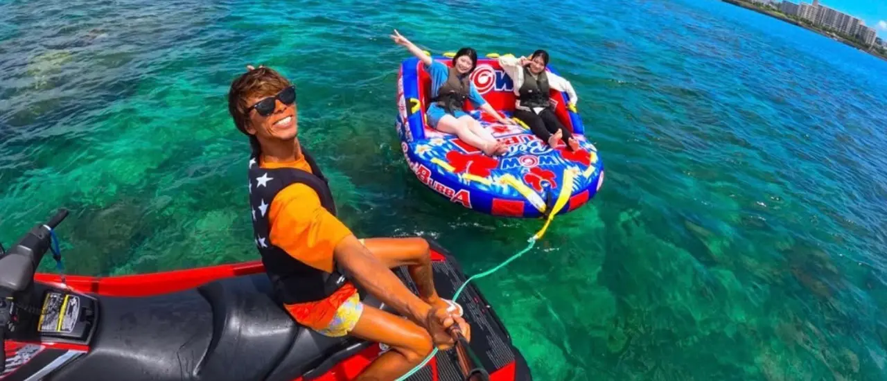 マリンショップアウルで、ブッバに乗って絶叫系トーイングを楽しむイメージ