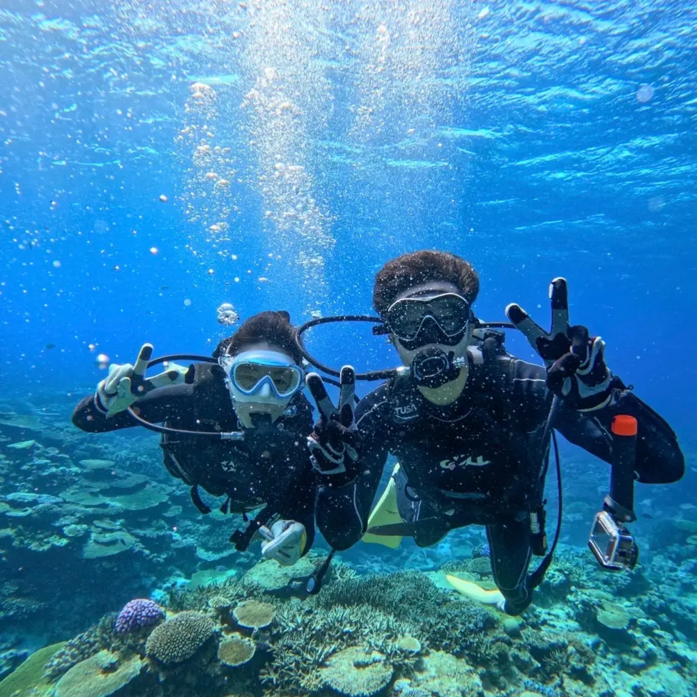 慶良間体験ダイビング＆シュノーケリングの画像7。特別な海時間を過ごす様子。