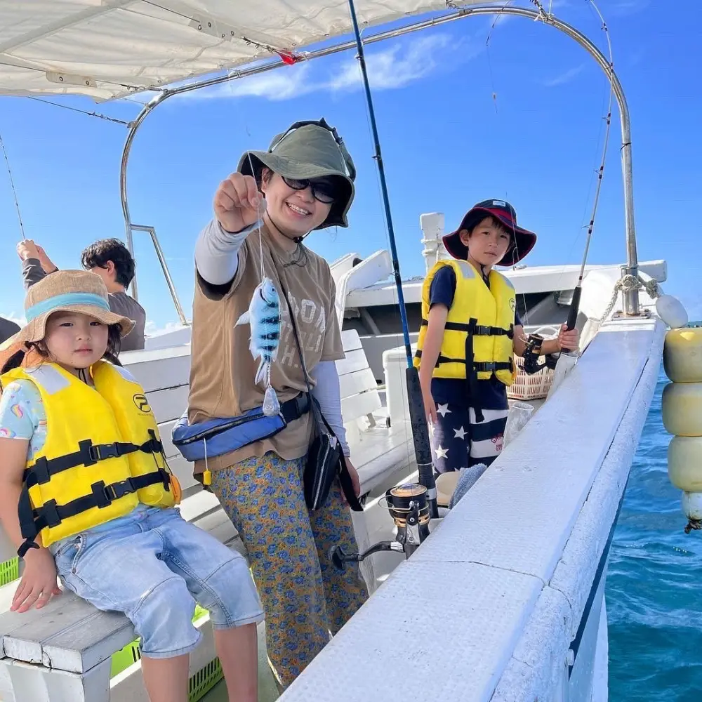 沖縄の船釣り体験の様子