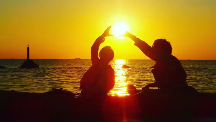 沖縄の海で楽しむサンセットカヤック体験