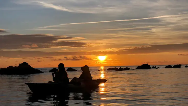 旅のしめくくりにぴったりなサンセットカヤックの景色
